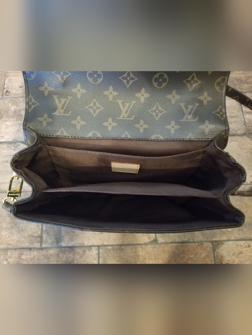 LV Metis Monogram Crossbody with Gold-Tone Lock - Brown - Picture 5 of 15